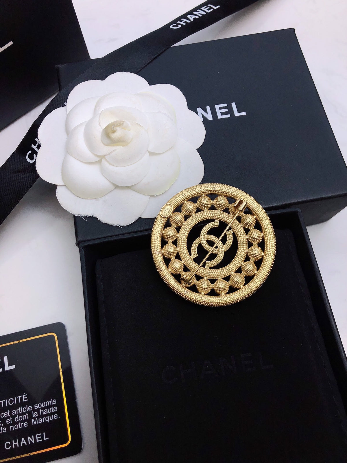 Signature Emblem Brooch in Polished Metal-Tone – Design 035 side detail