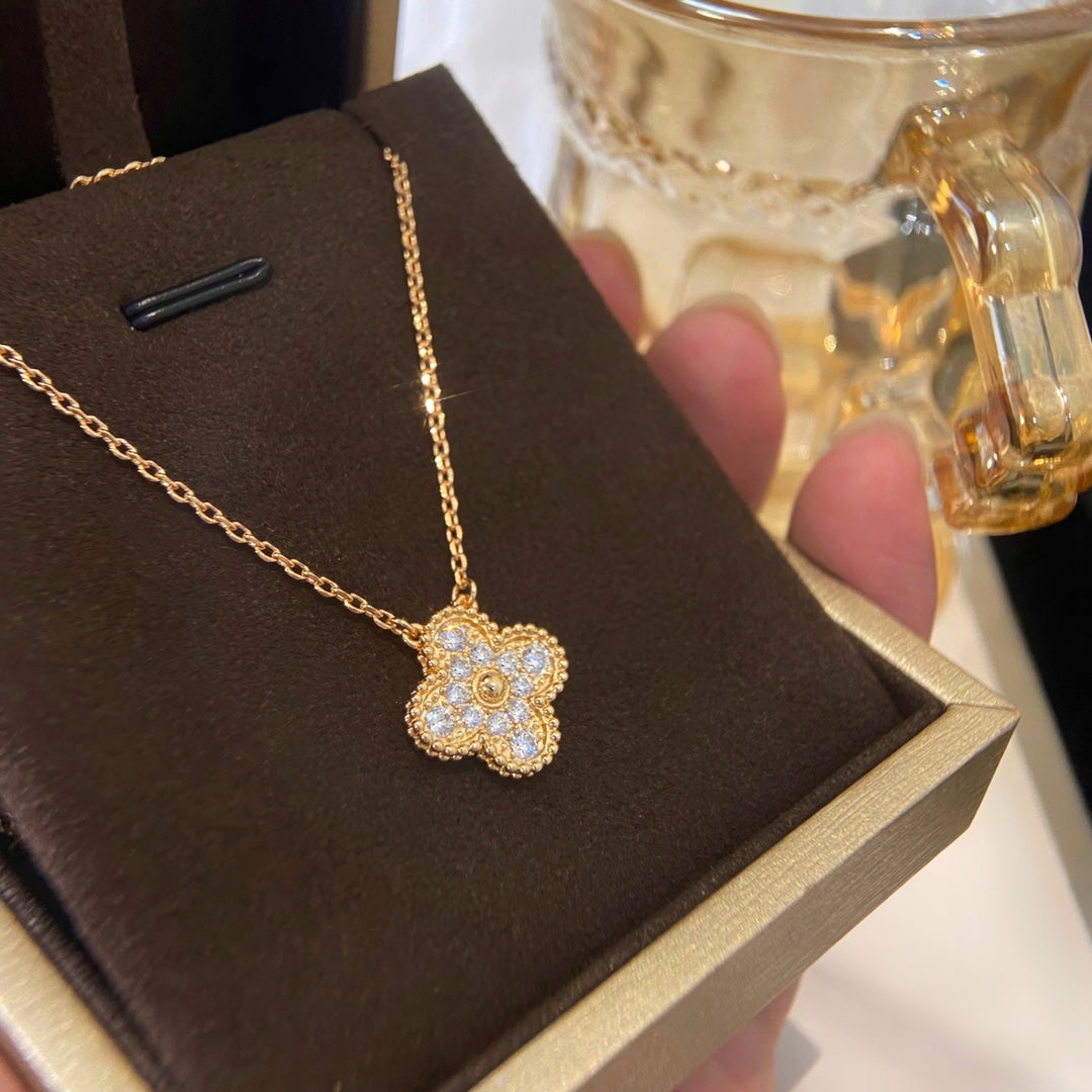 Clover Pendant Necklace in Rose-Gold-Tone – Crystal Detail close-up detail