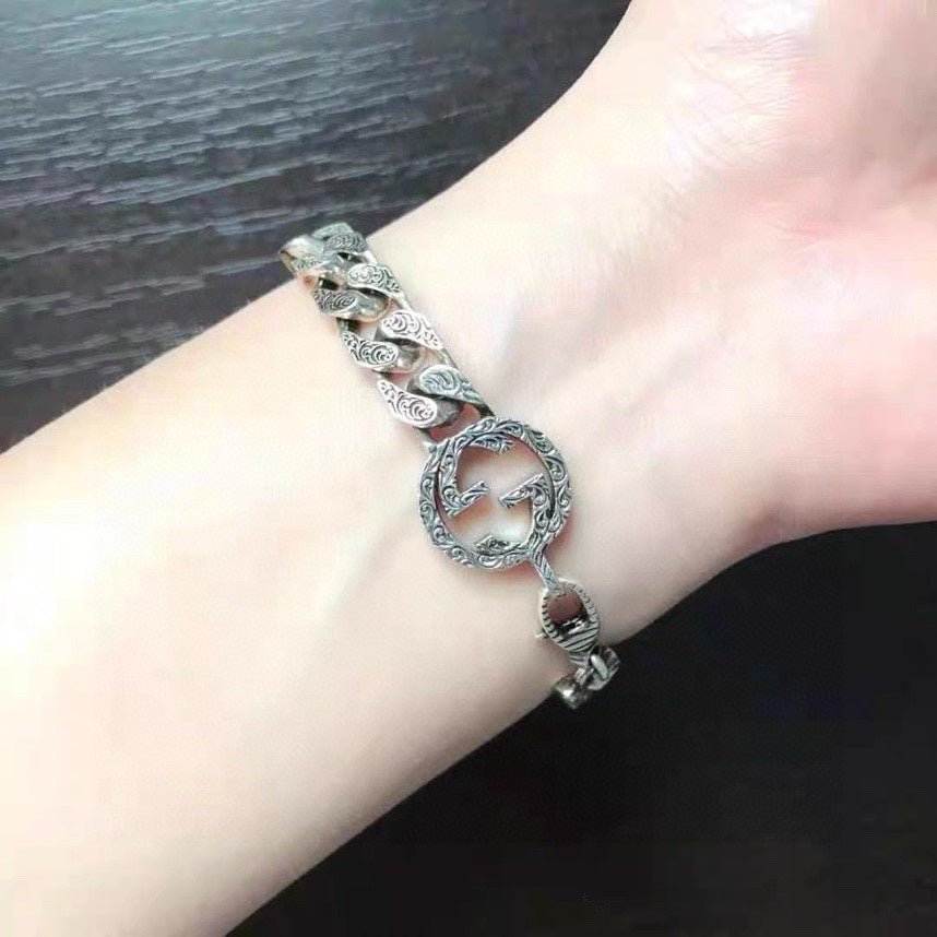 Double-G Emblem Bracelet in Polished Metal-Tone – Vintage Detail – Design 002 detail view
