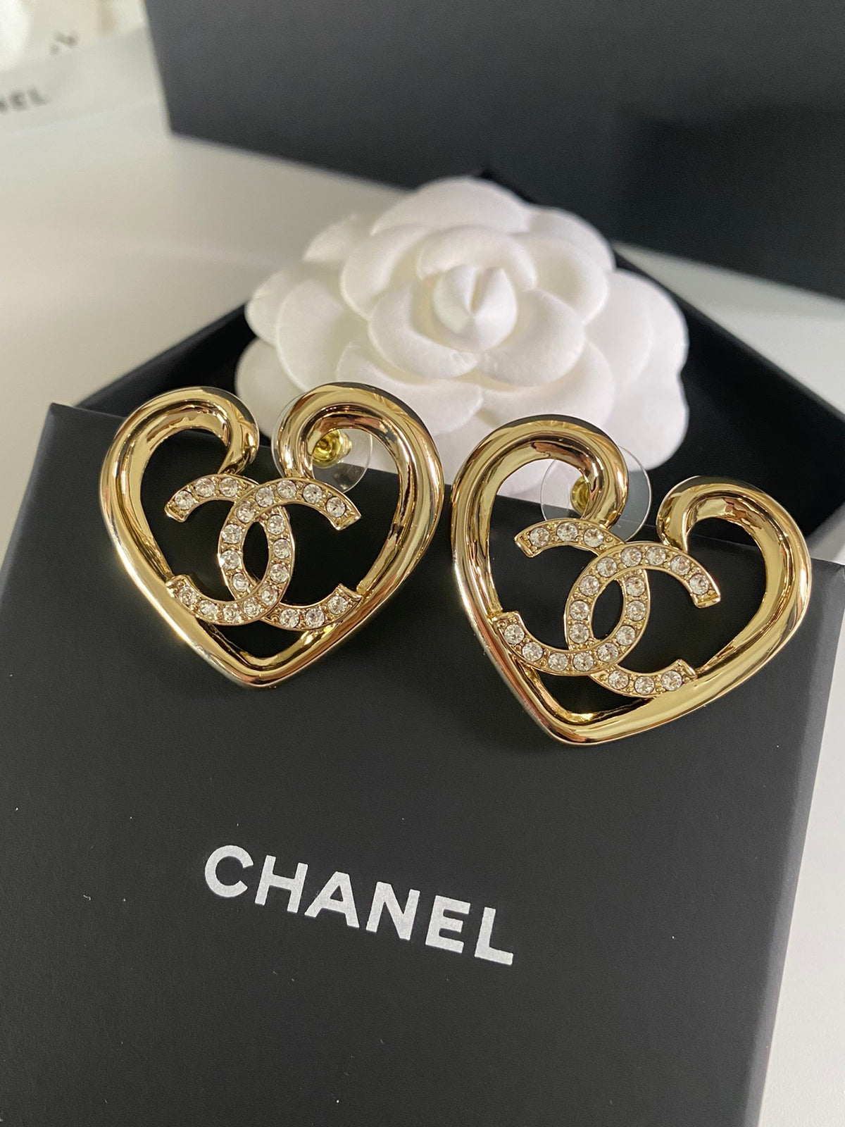 Heart Crystal-Accent Statement Earrings – Heart Detail – Design 004 close-up detail