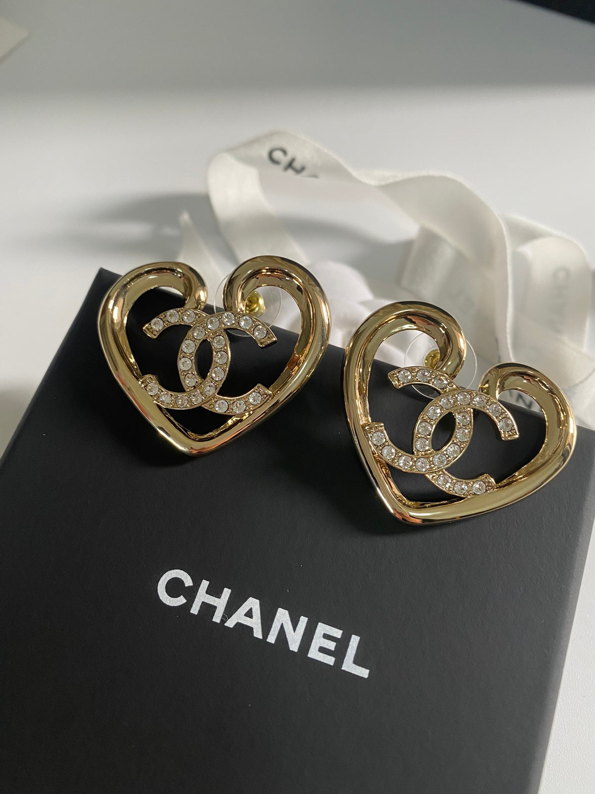 Heart Crystal-Accent Statement Earrings – Heart Detail – Design 004 detail view