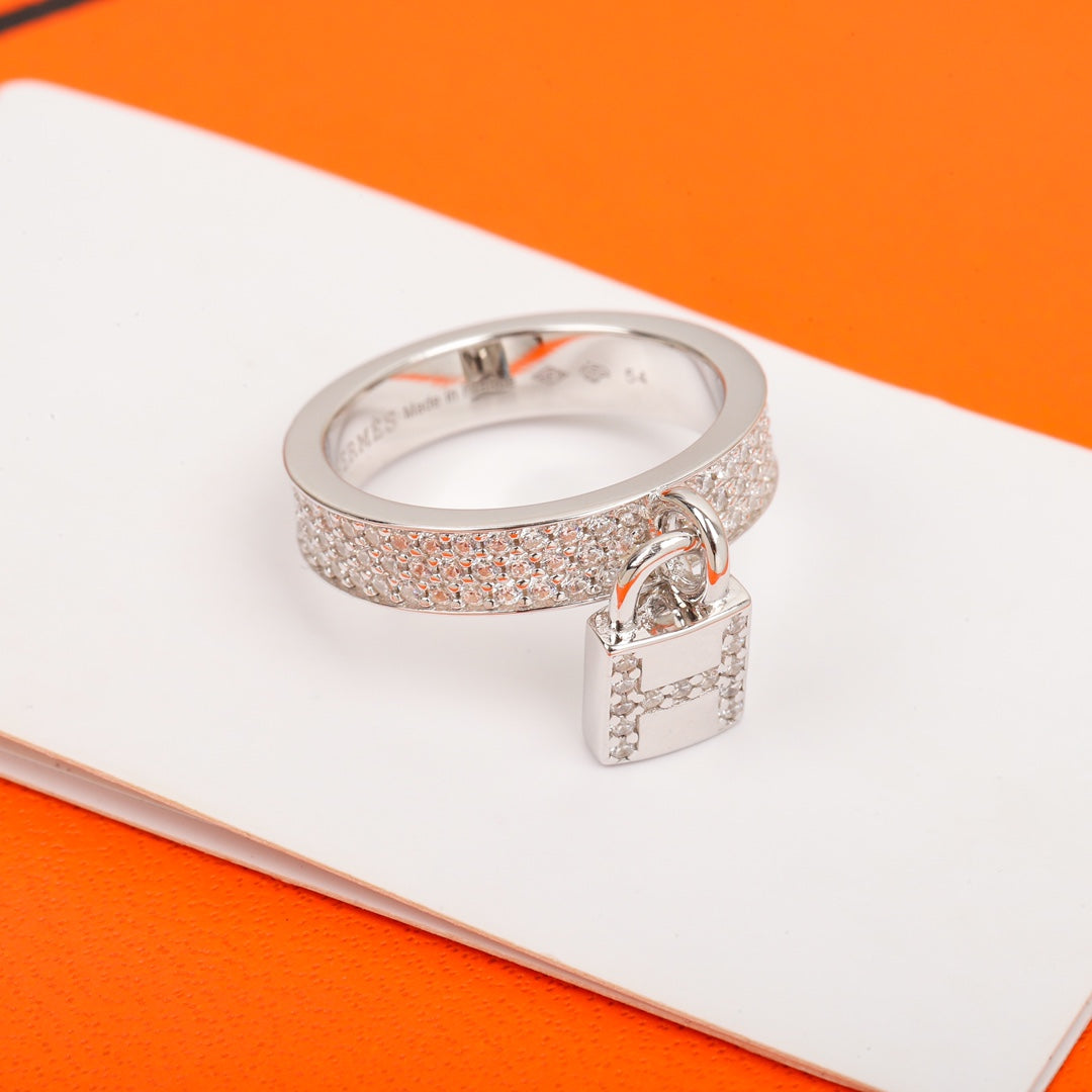 Signature Emblem Statement Ring in Gold-Tone – Red Detail close-up detail