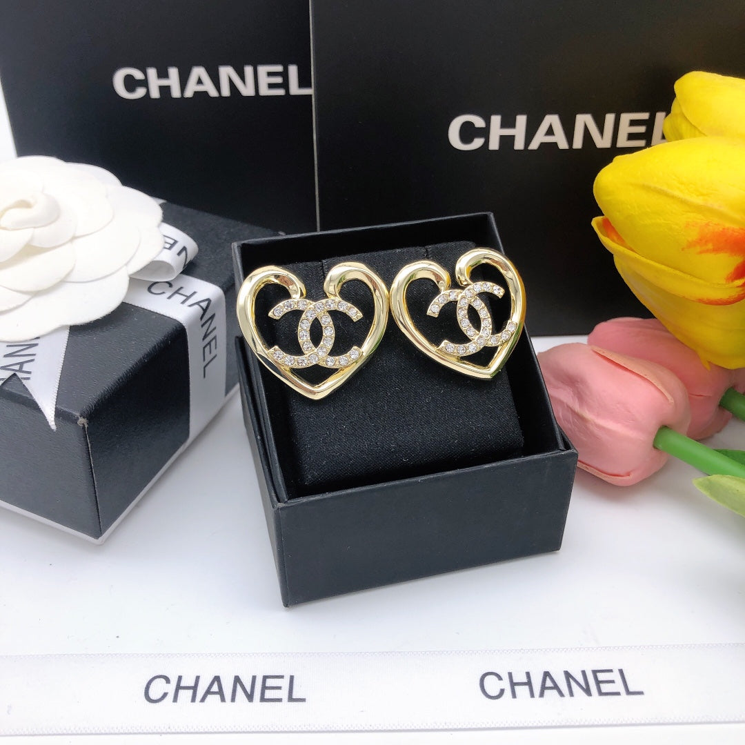 Heart Crystal-Accent Statement Earrings – Heart Detail – Design 002 close-up detail