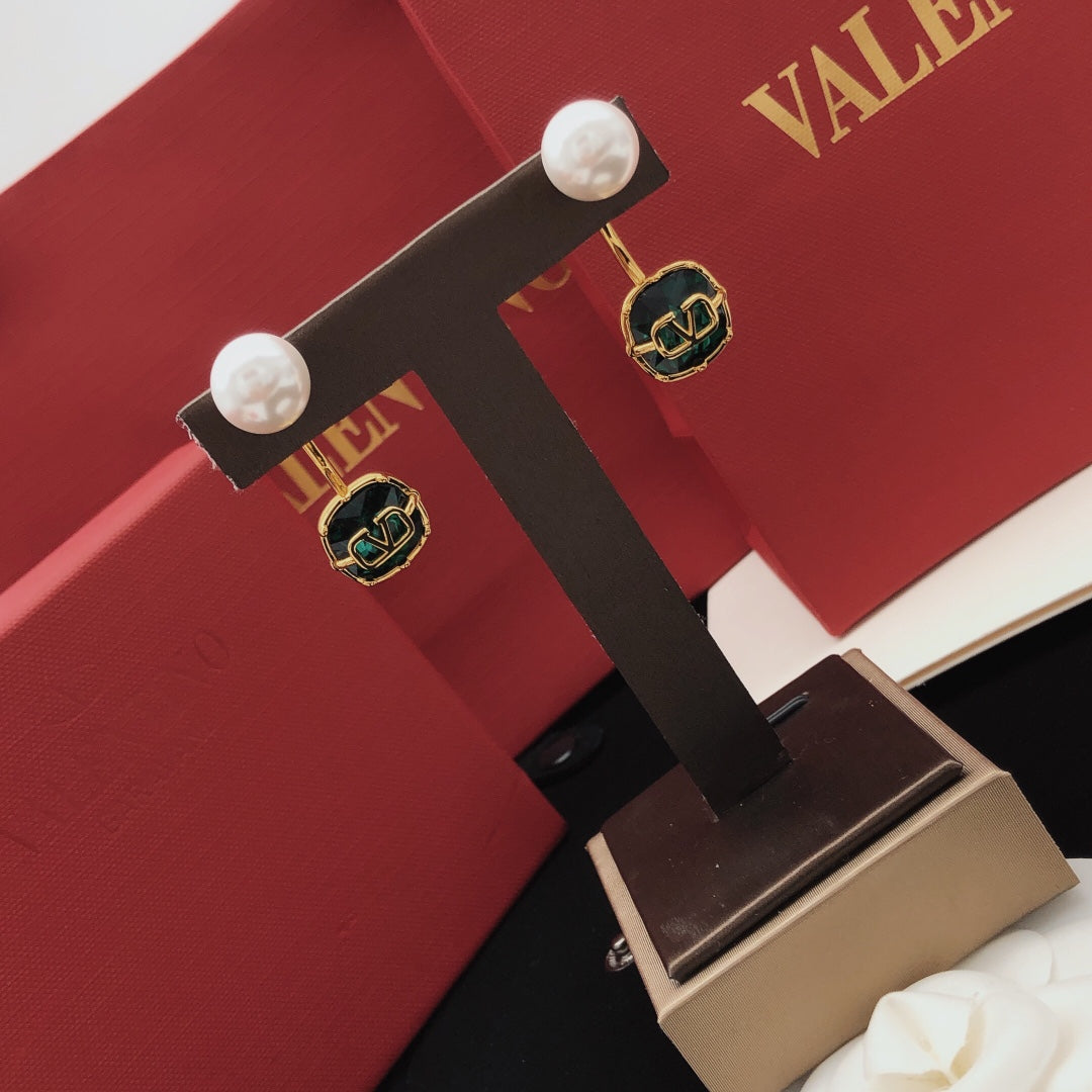Signature Emblem Pearl-Detail Drop Earrings – Green styled detail