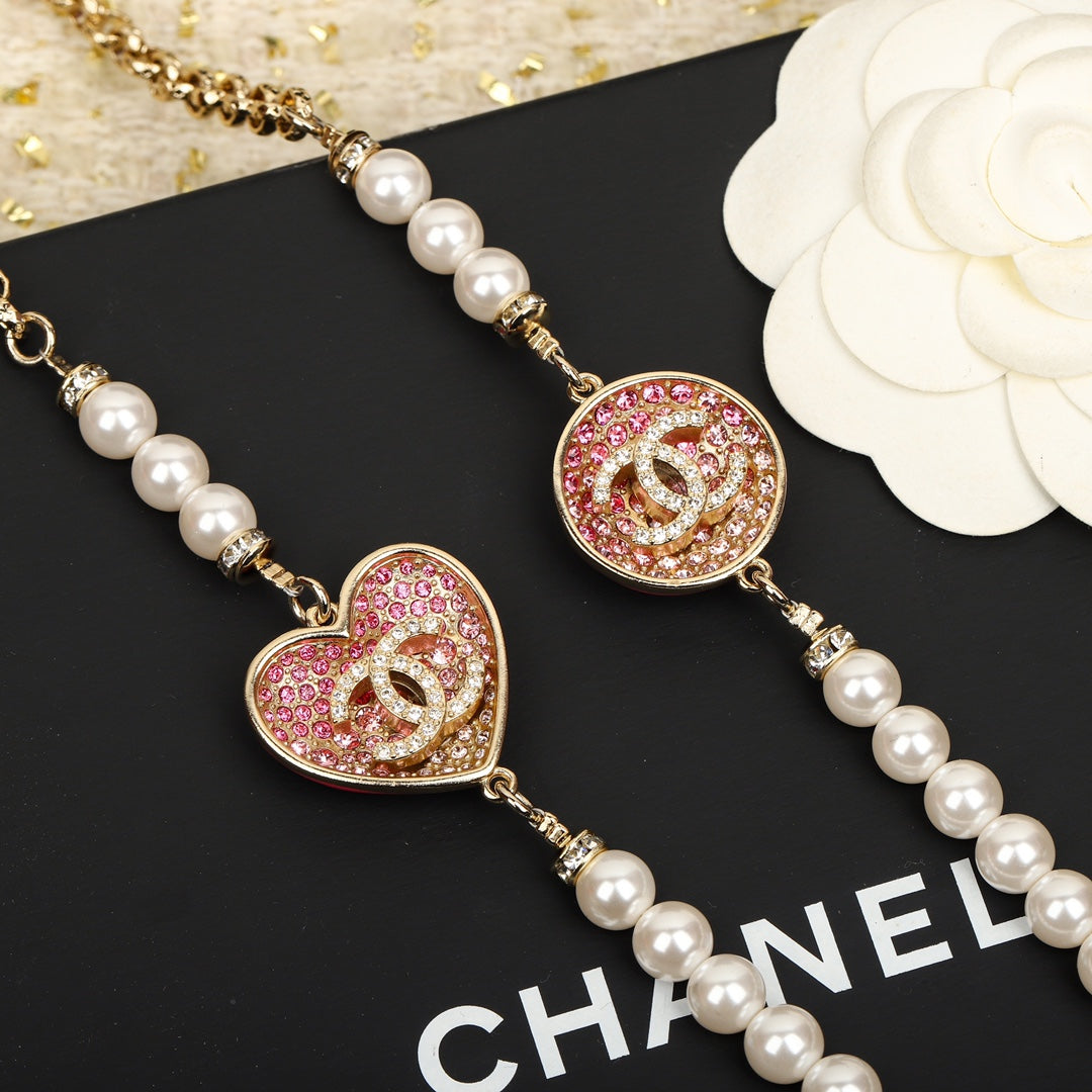 Heart Pearl-Detail Pendant Necklace – Pearl Detail – Design 009 detail view