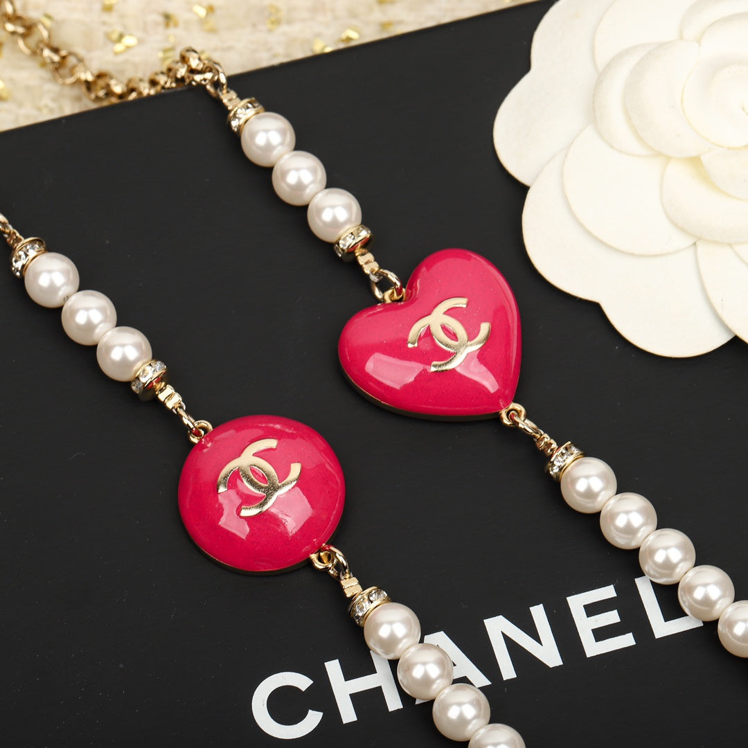 Heart Pearl-Detail Pendant Necklace – Pearl Detail – Design 009 side detail