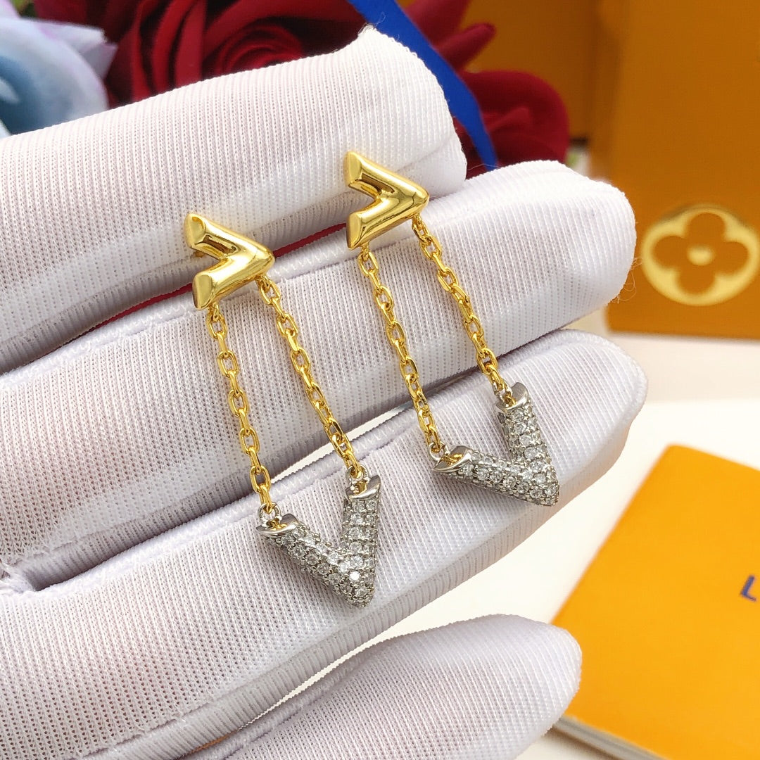 Geometric Emblem Stud Earrings in Gold-Tone – Design 044 close-up detail