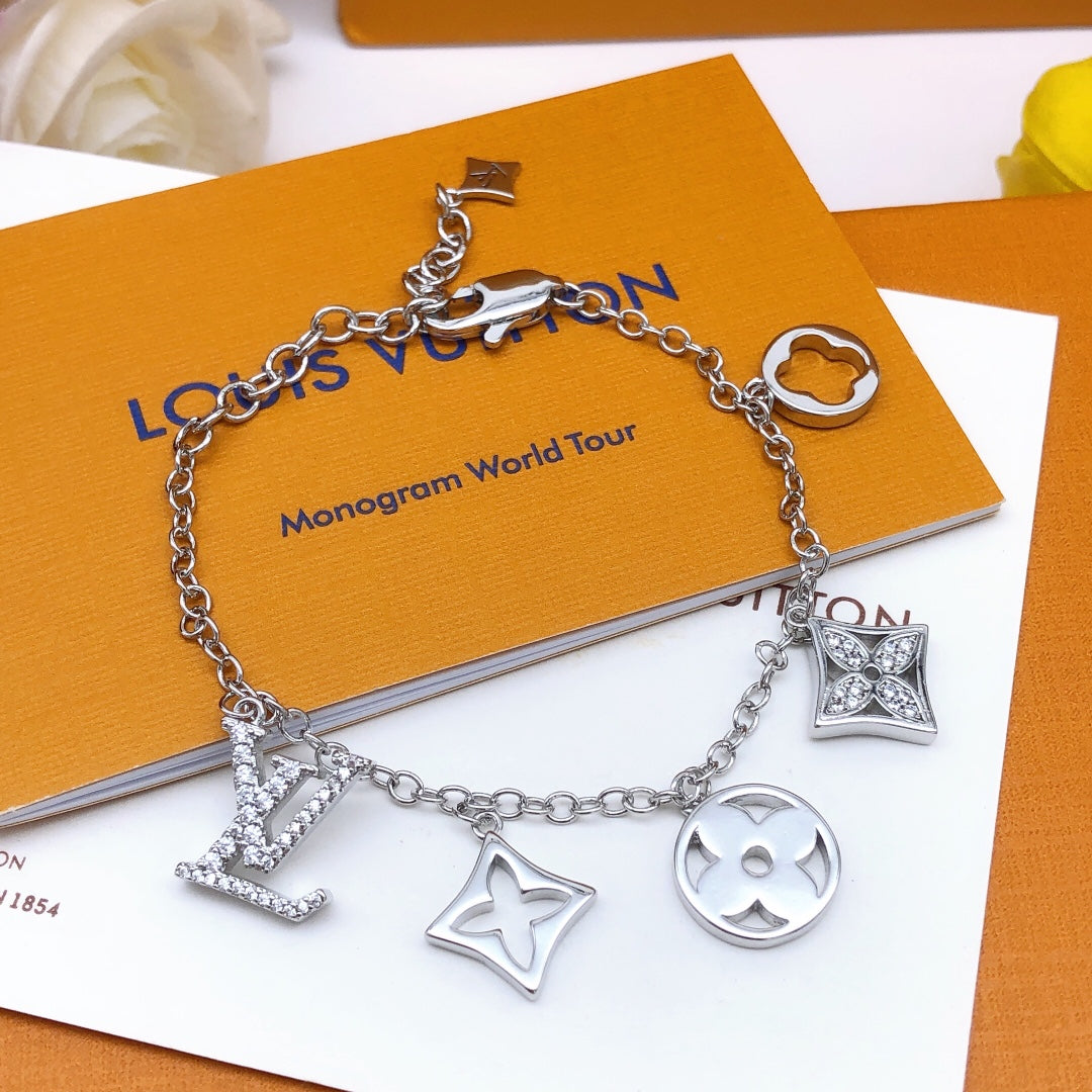 Geometric Emblem Bracelet in Silver-Tone – Silver Detail – Design 018 detail view