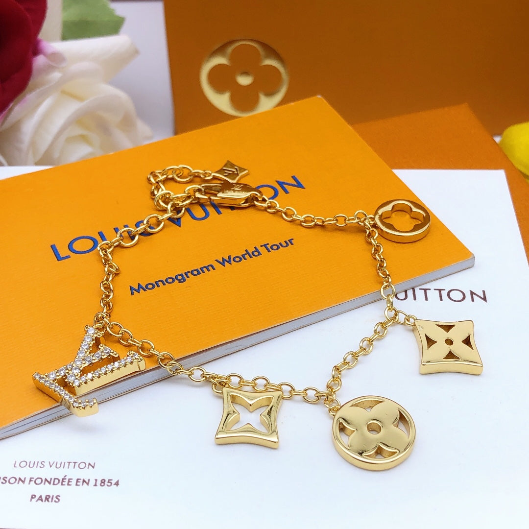 Geometric Emblem Bracelet in Gold-Tone – Design 052 side detail