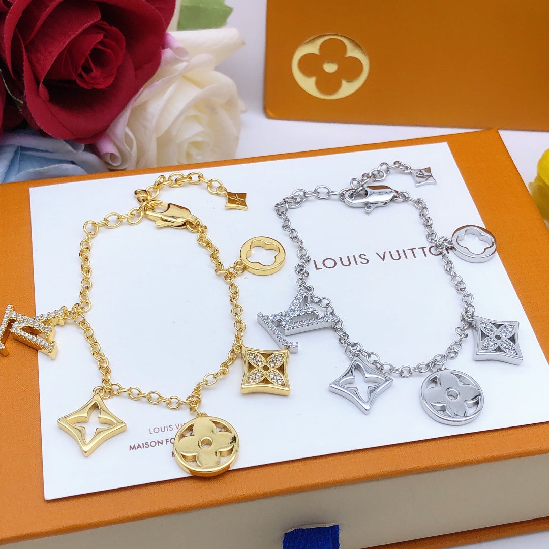 Geometric Emblem Bracelet in Gold-Tone – Design 052 close-up detail