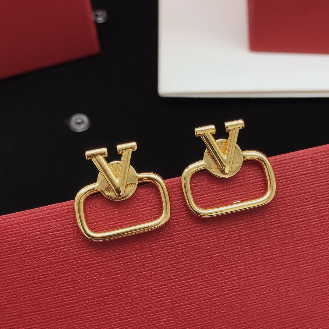 V Emblem Polished Stud Earrings – Design 01 main product view