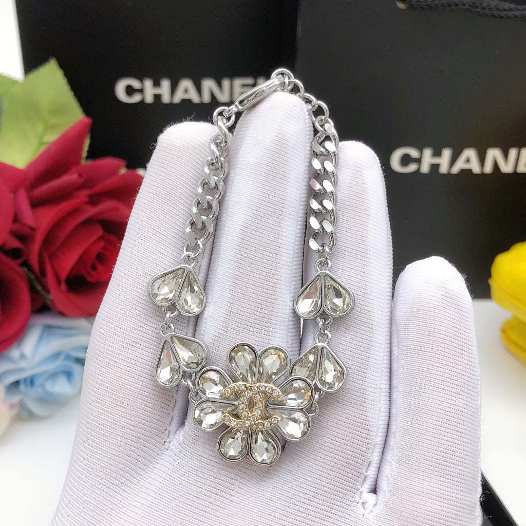 Heart Jewelry Accessory in Silver-Tone side detail