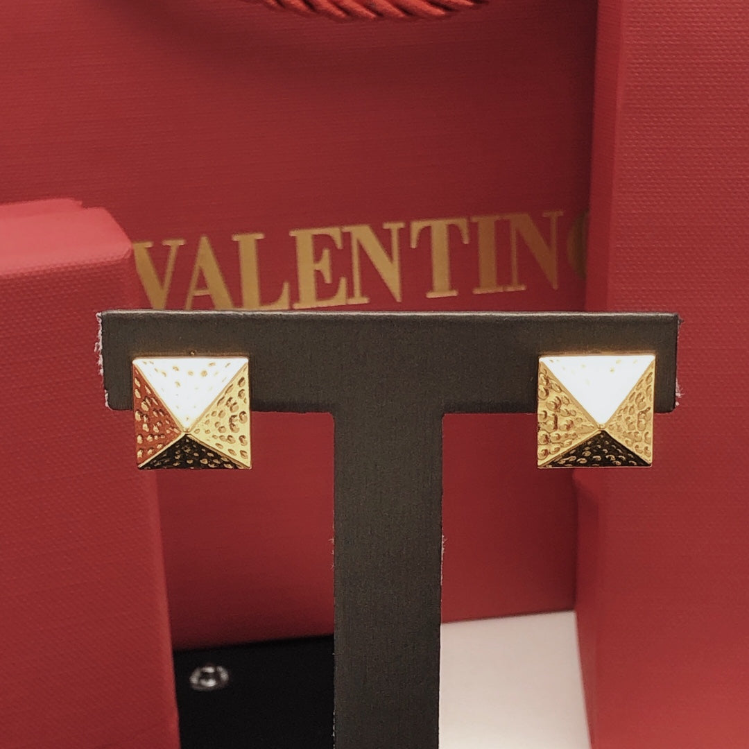Signature Emblem Polished Stud Earrings – Design 03 main product view