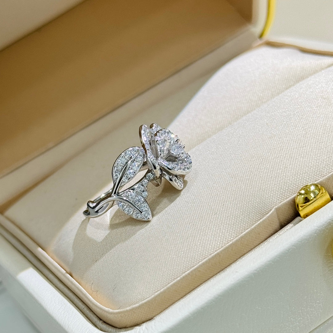 Signature Emblem Statement Ring in Gold-Tone – Design 002 side detail
