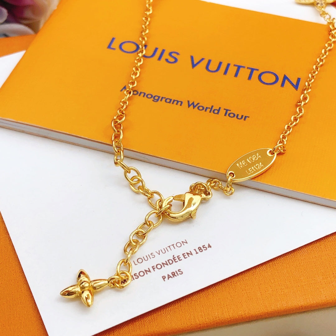 Geometric Emblem Pendant Necklace in Gold-Tone – Design 049 side detail