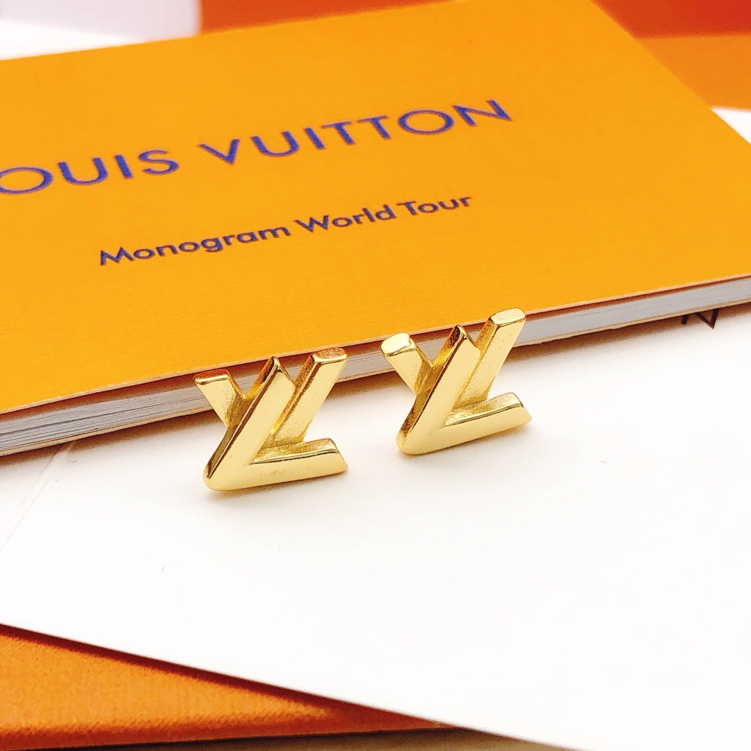 Geometric Emblem Stud Earrings in Gold-Tone – Design 030 side detail