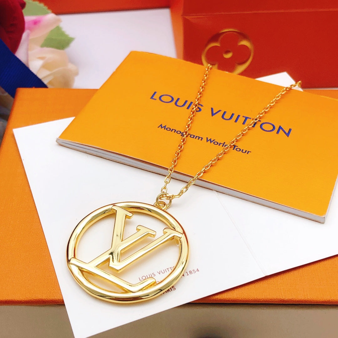 Round Pendant Necklace in Gold-Tone – Design 005 main product view