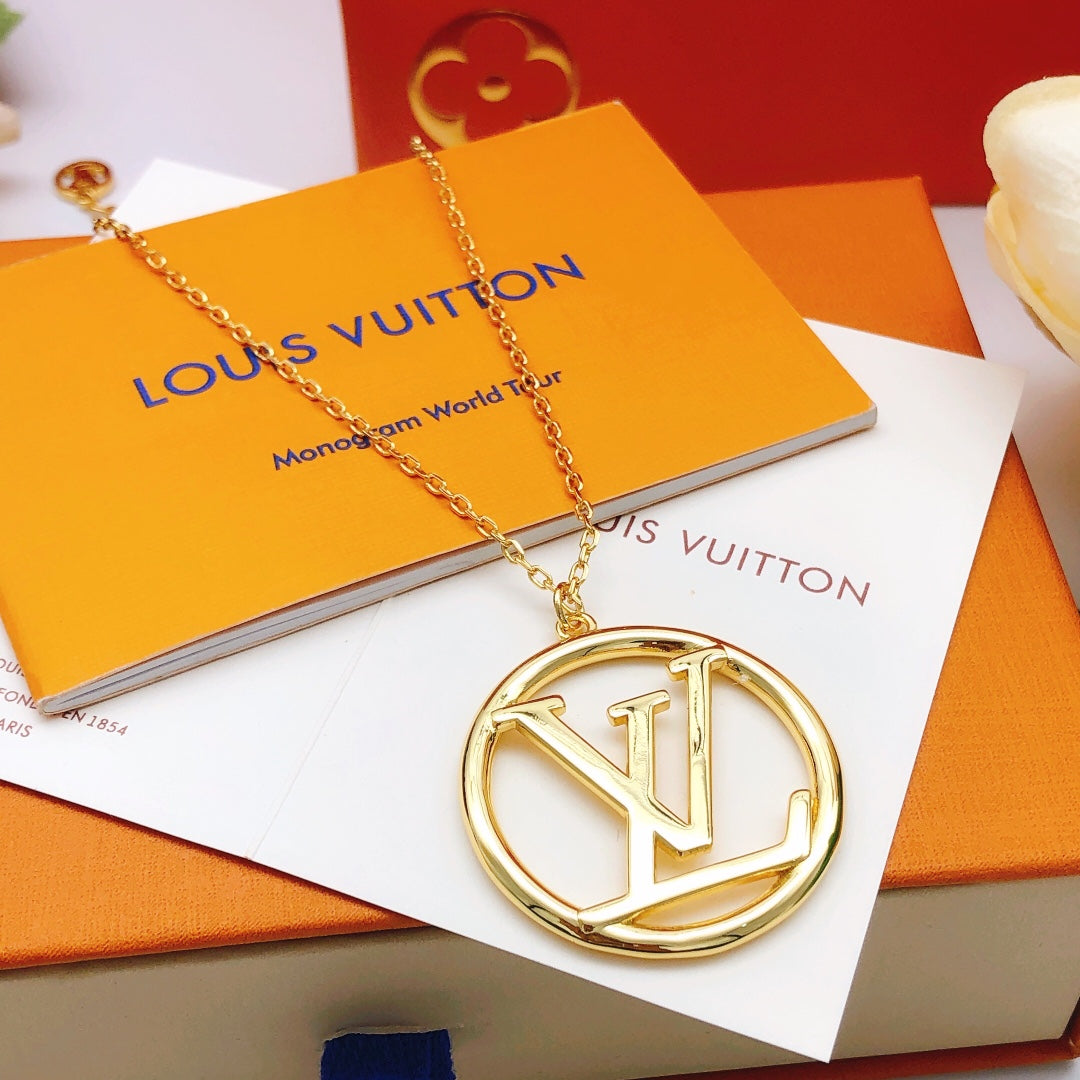 Round Pendant Necklace in Gold-Tone – Design 005 side detail