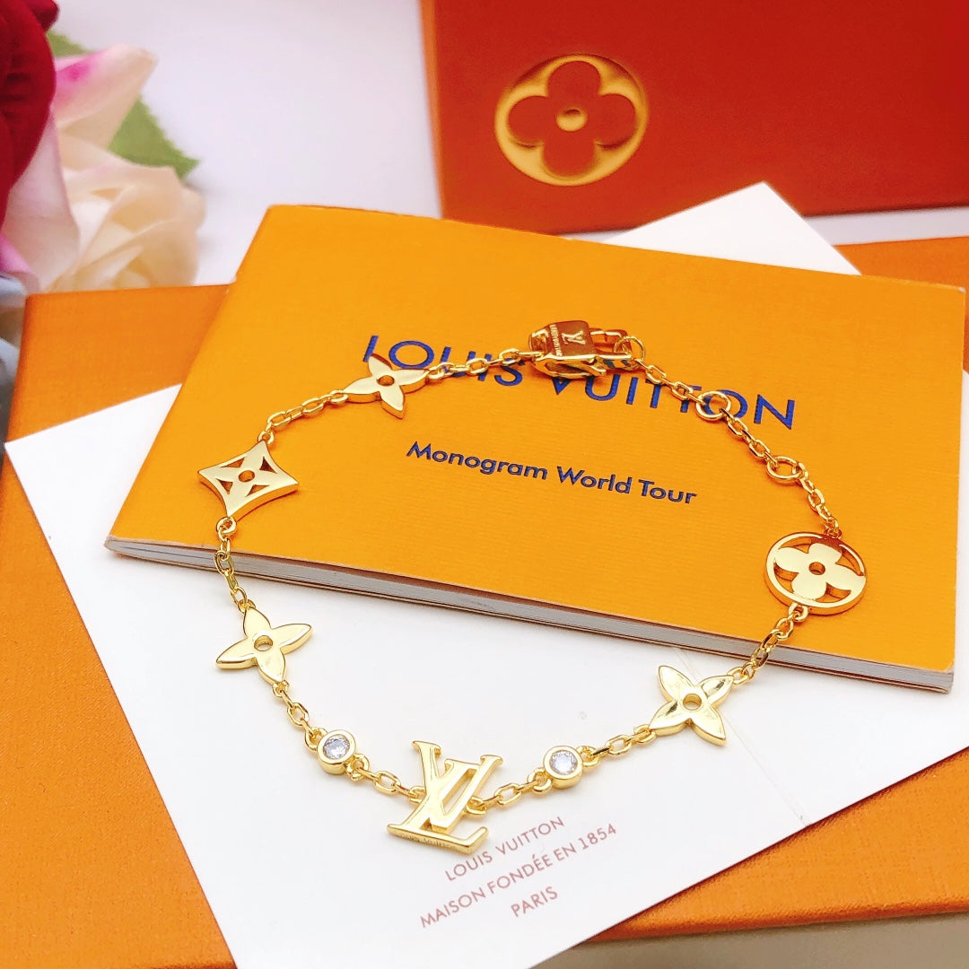 Geometric Emblem Bracelet in Gold-Tone – Design 058 detail view