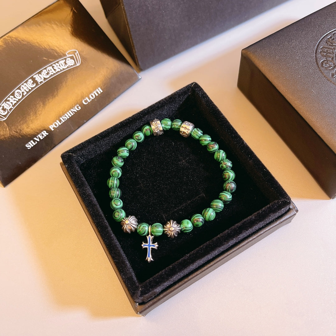 Gothic Emblem Beaded Bracelet in Antique Silver-Tone – Design 02 side detail