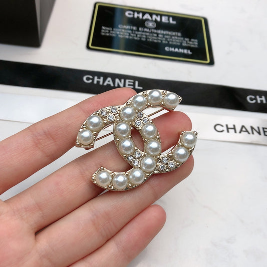 Signature Emblem Brooch in Polished Metal-Tone – Design 034 main product view