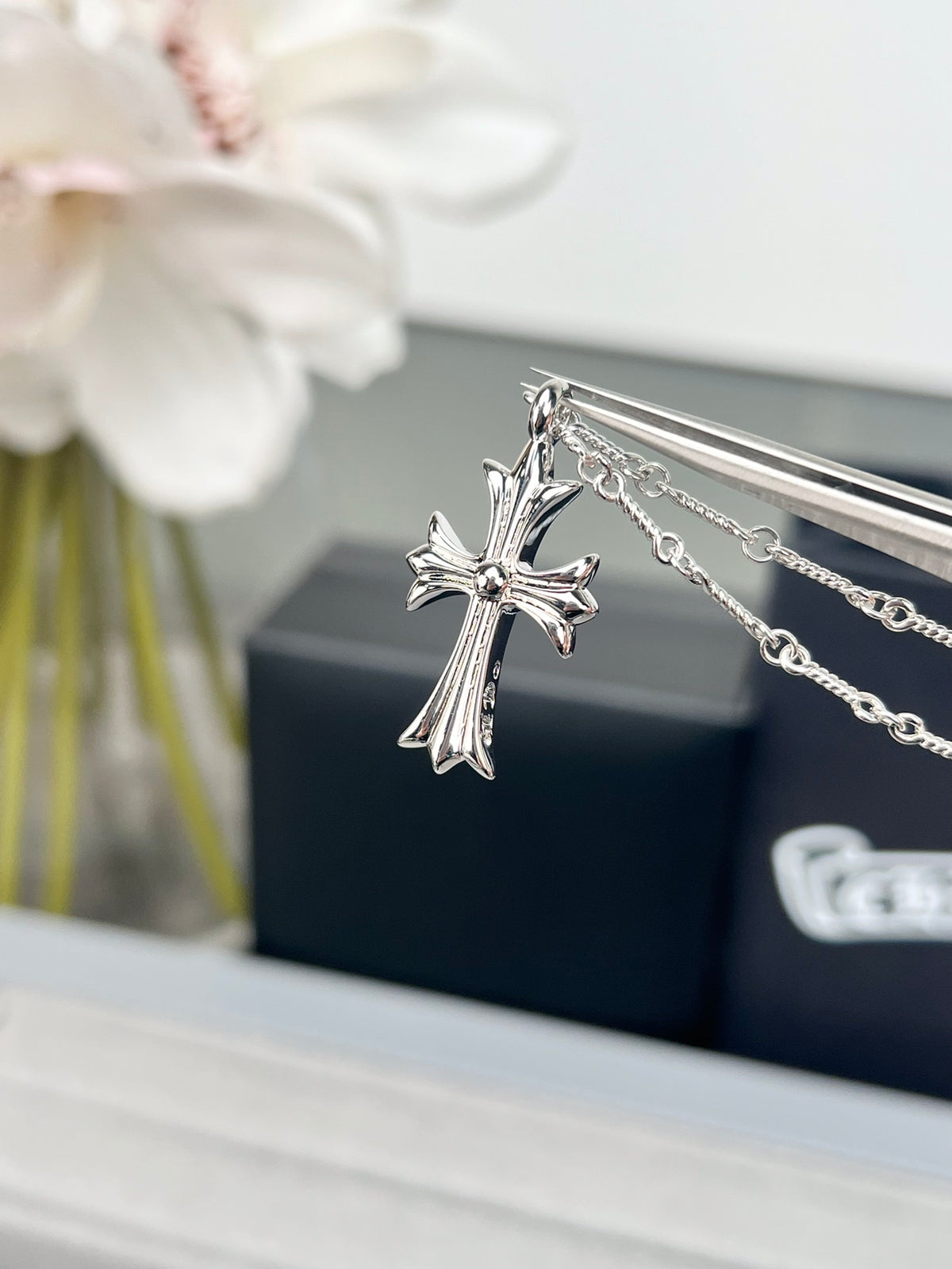 Double Cross Pendant Necklace in Metal-Tone – Design 01 close-up detail