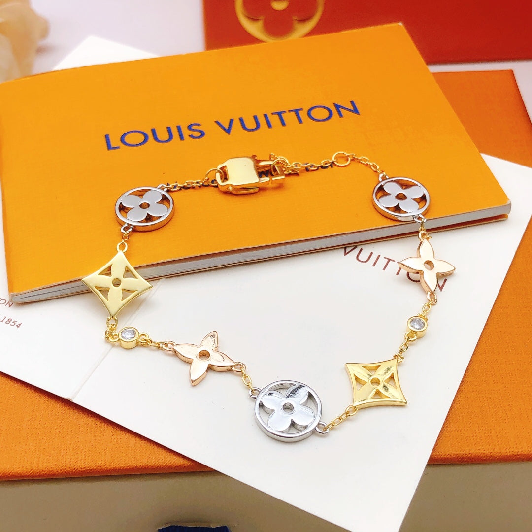 Geometric Emblem Bracelet in Gold-Tone – Design 017 detail view