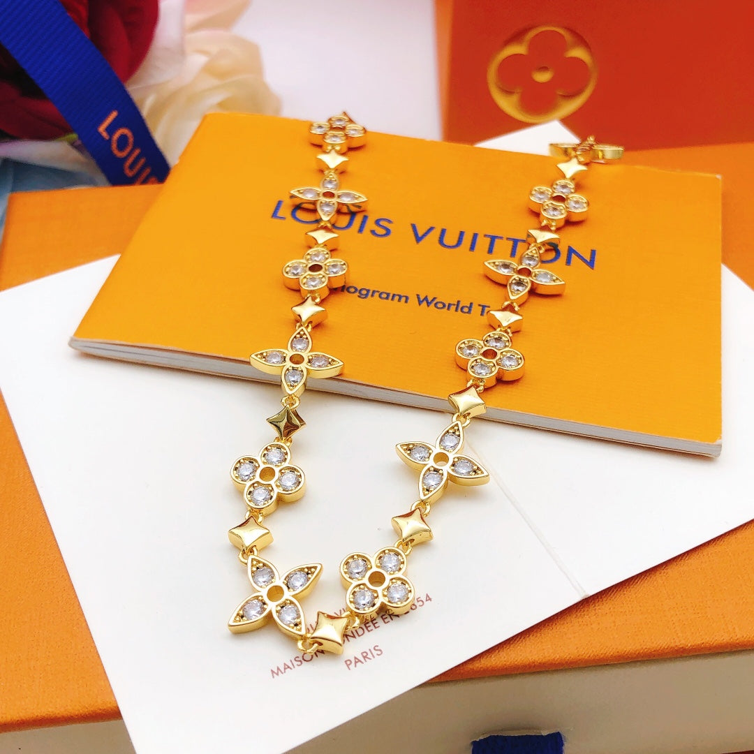 Floral Pendant Necklace in Gold-Tone – Design 006 detail view
