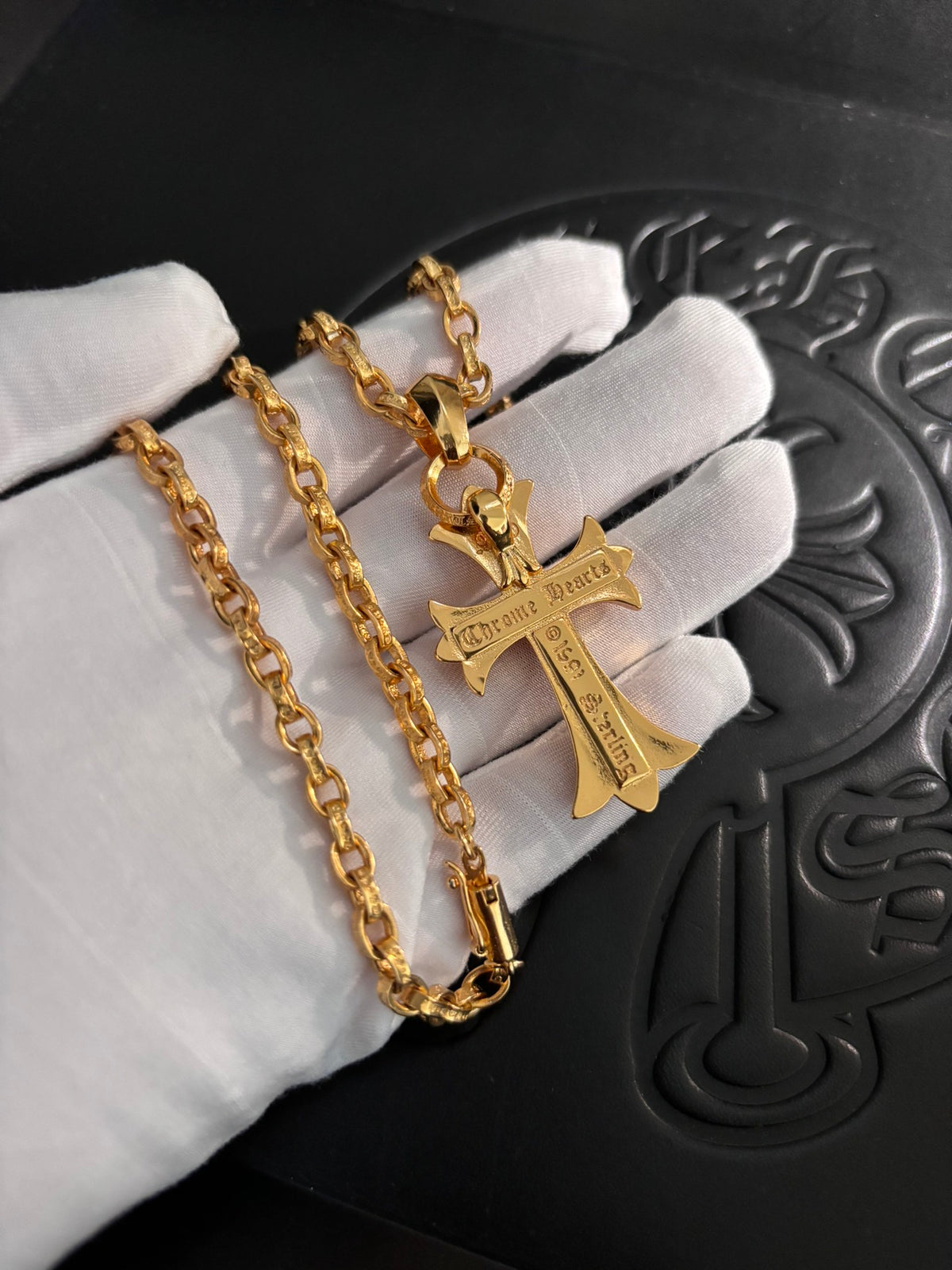 Cross Pendant Necklace in Gold-Tone – Design 02 close-up detail