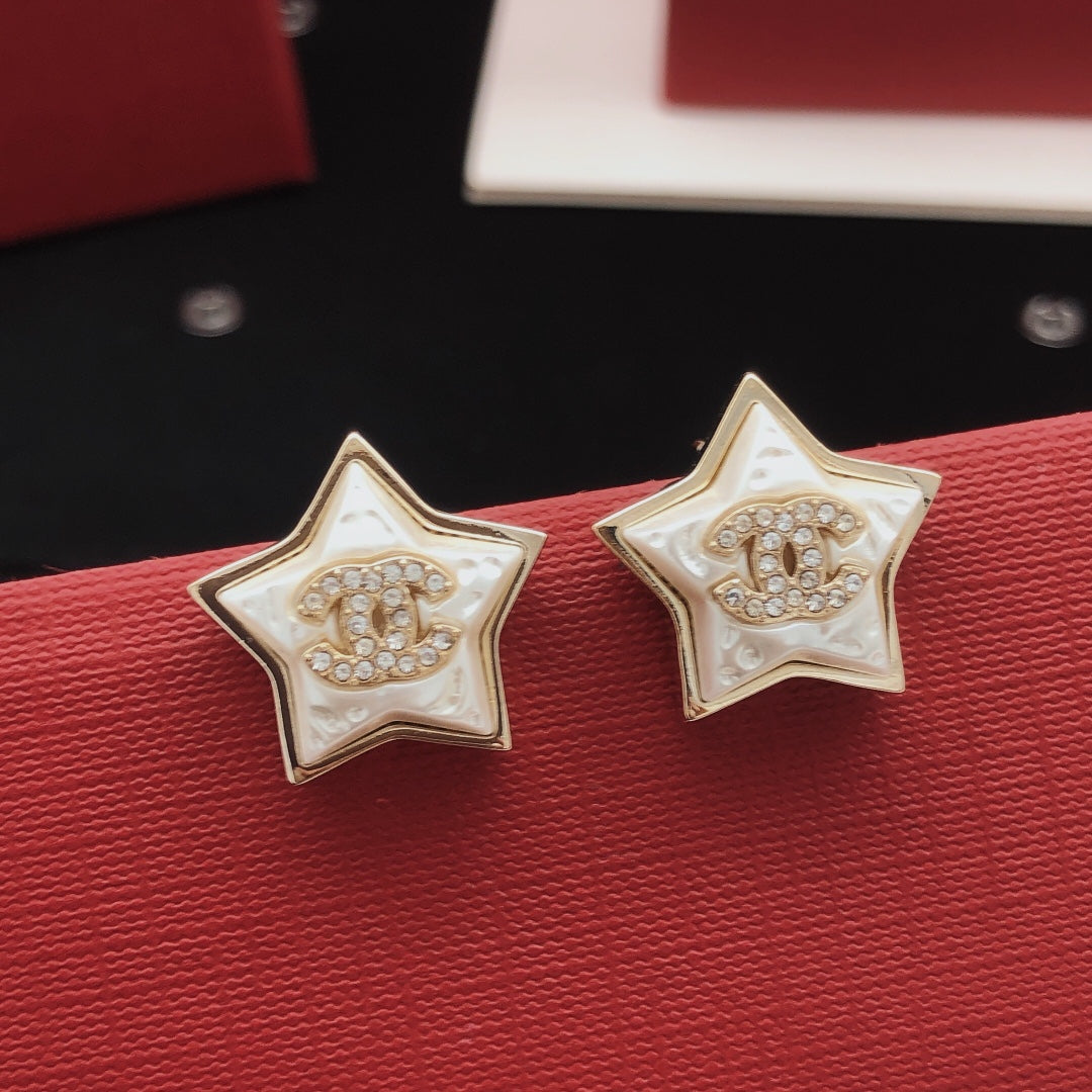 Star Stud Earrings in Gold-Tone – Star Detail – Design 005 close-up detail