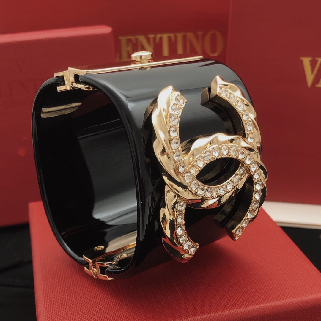 Signature Emblem Bangle in Gold-Tone – Black Detail – Design 003 front product view