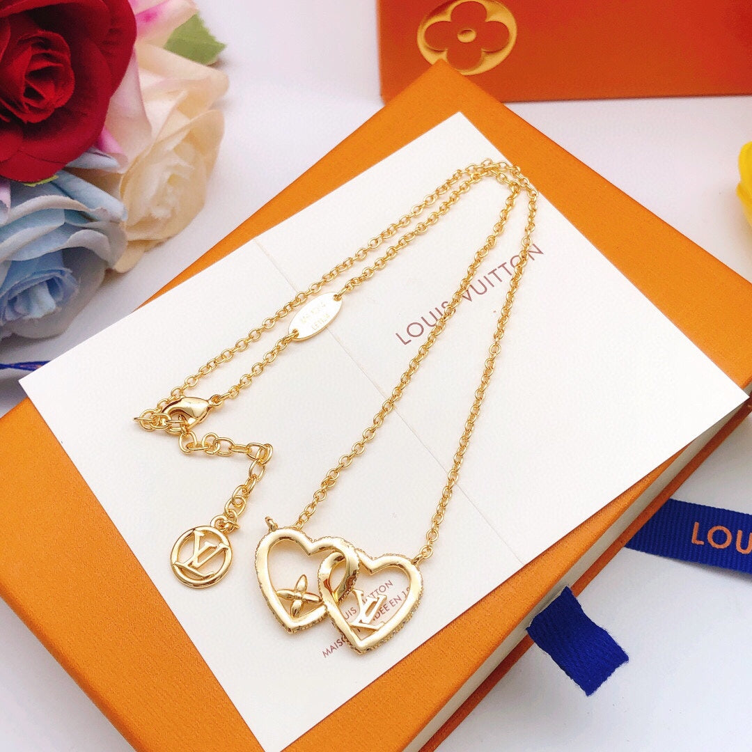 Heart Pendant Necklace in Gold-Tone – Design 006 close-up detail