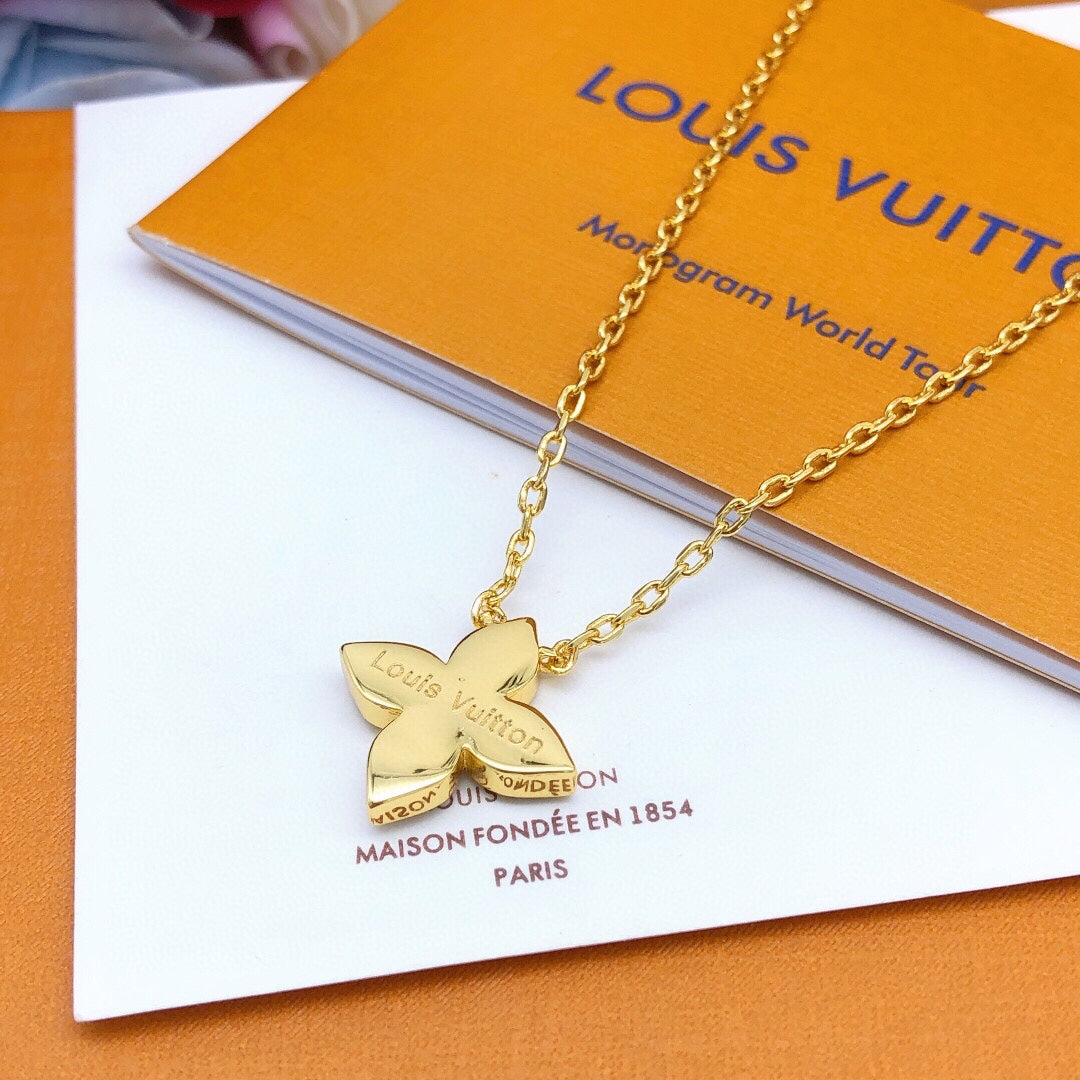 Geometric Emblem Pendant Necklace in Gold-Tone – Design 026 side detail