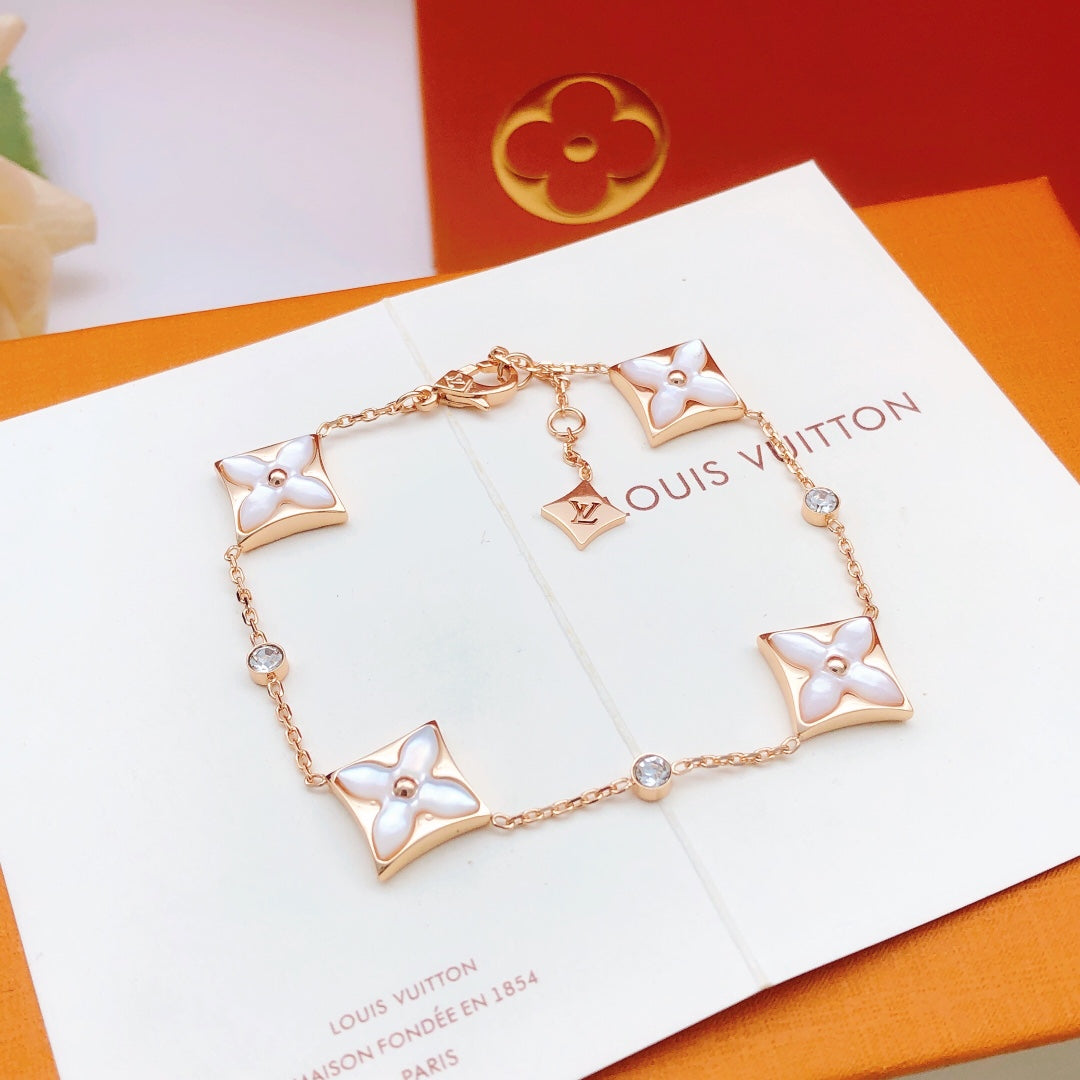 Geometric Emblem Bracelet in Rose-Gold-Tone – Rose Gold Detail – Design 012 close-up detail