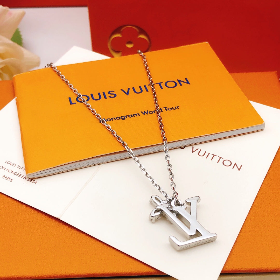 Geometric Emblem Pendant Necklace in Silver-Tone – Silver Detail – Design 008 detail view