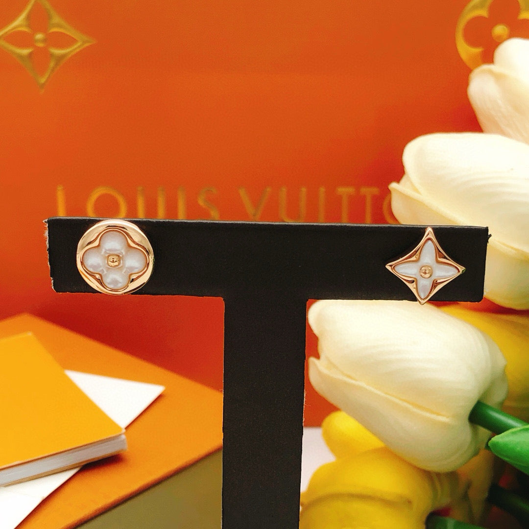 Geometric Emblem Stud Earrings in Gold-Tone – Design 018 close-up detail