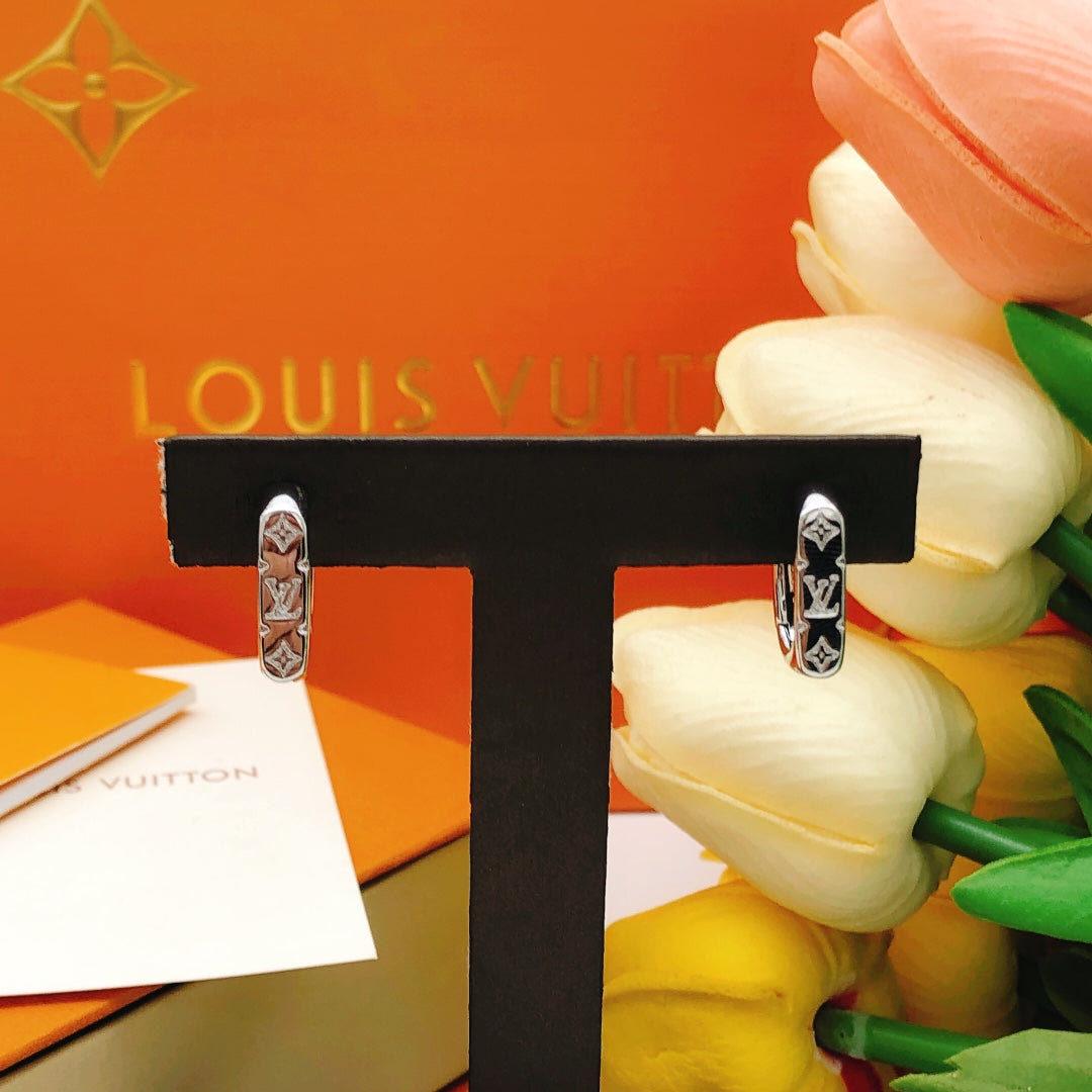 Geometric Emblem Statement Earrings in Silver-Tone – Silver Detail – Design 003 side detail