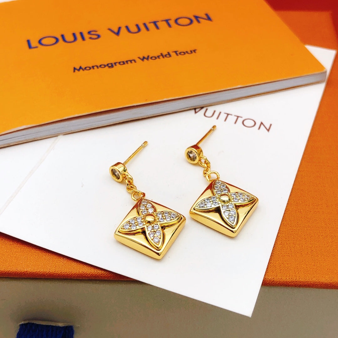 Geometric Emblem Stud Earrings in Gold-Tone – Design 036 side detail