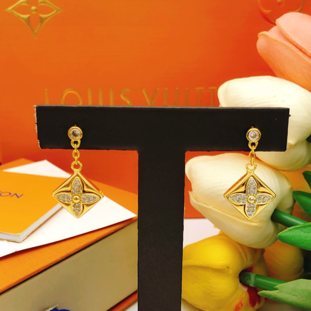 Geometric Emblem Stud Earrings in Gold-Tone – Design 036 close-up detail