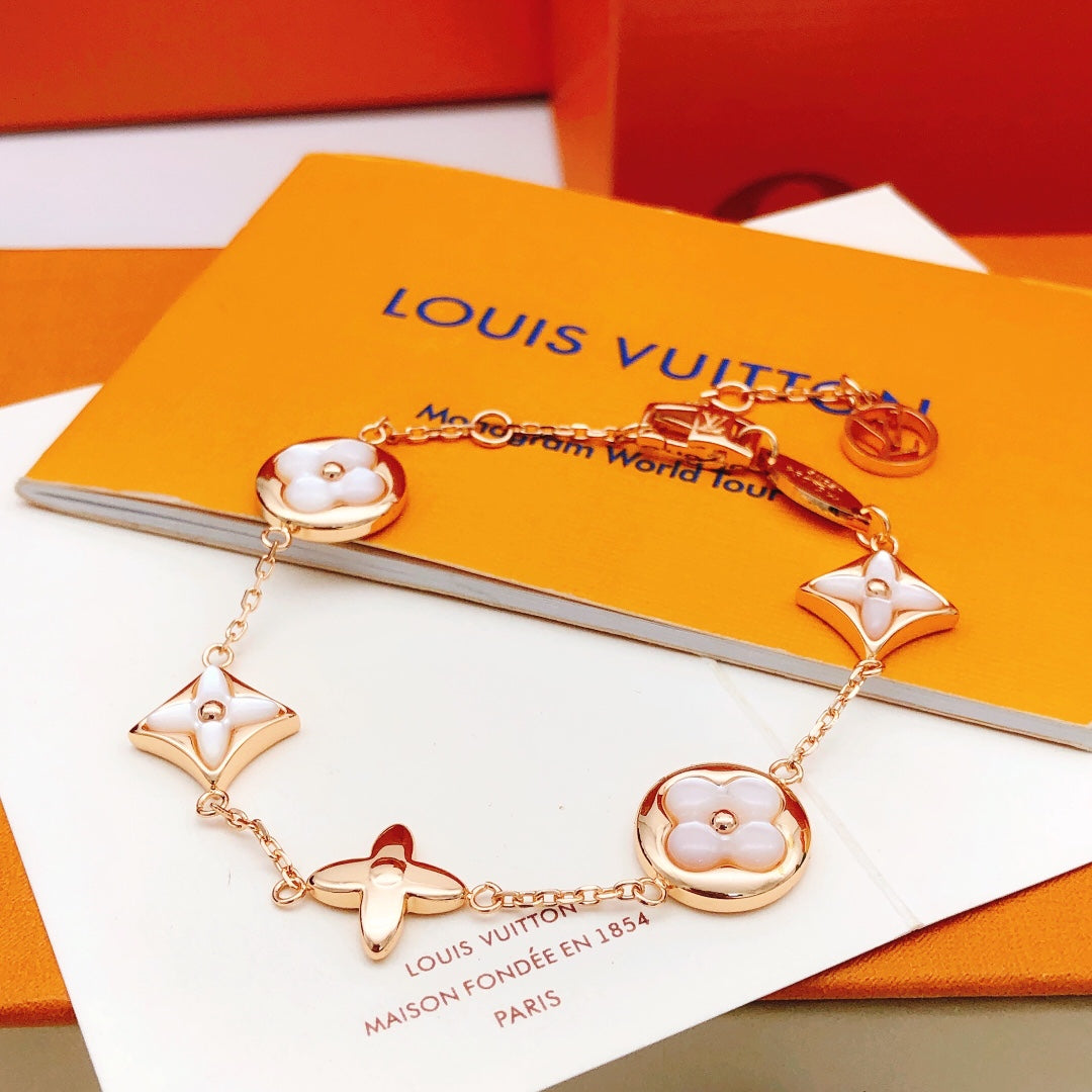 Geometric Emblem Bracelet in Rose-Gold-Tone – Rose Gold Detail – Design 011 close-up detail