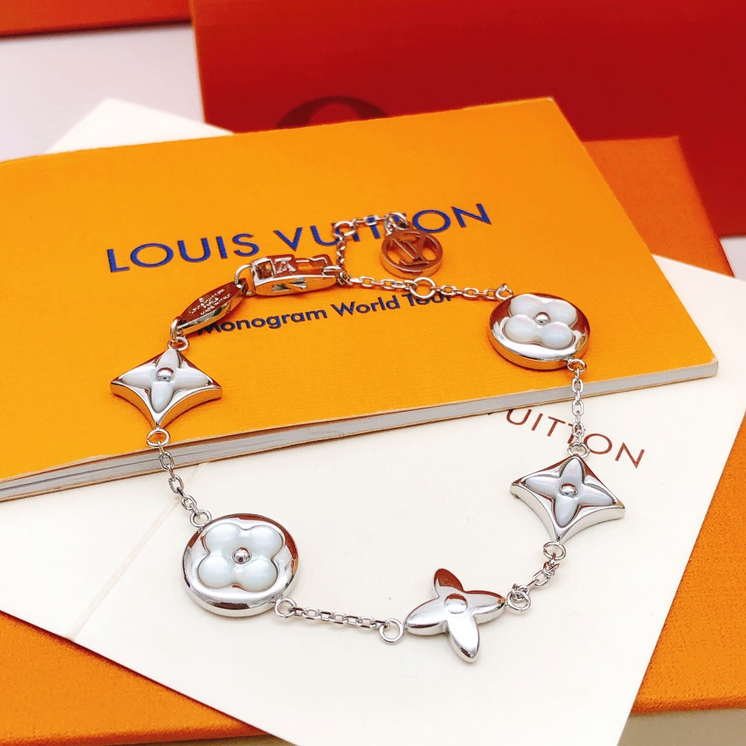 Geometric Emblem Bracelet in Silver-Tone – Silver Detail – Design 022 main product view