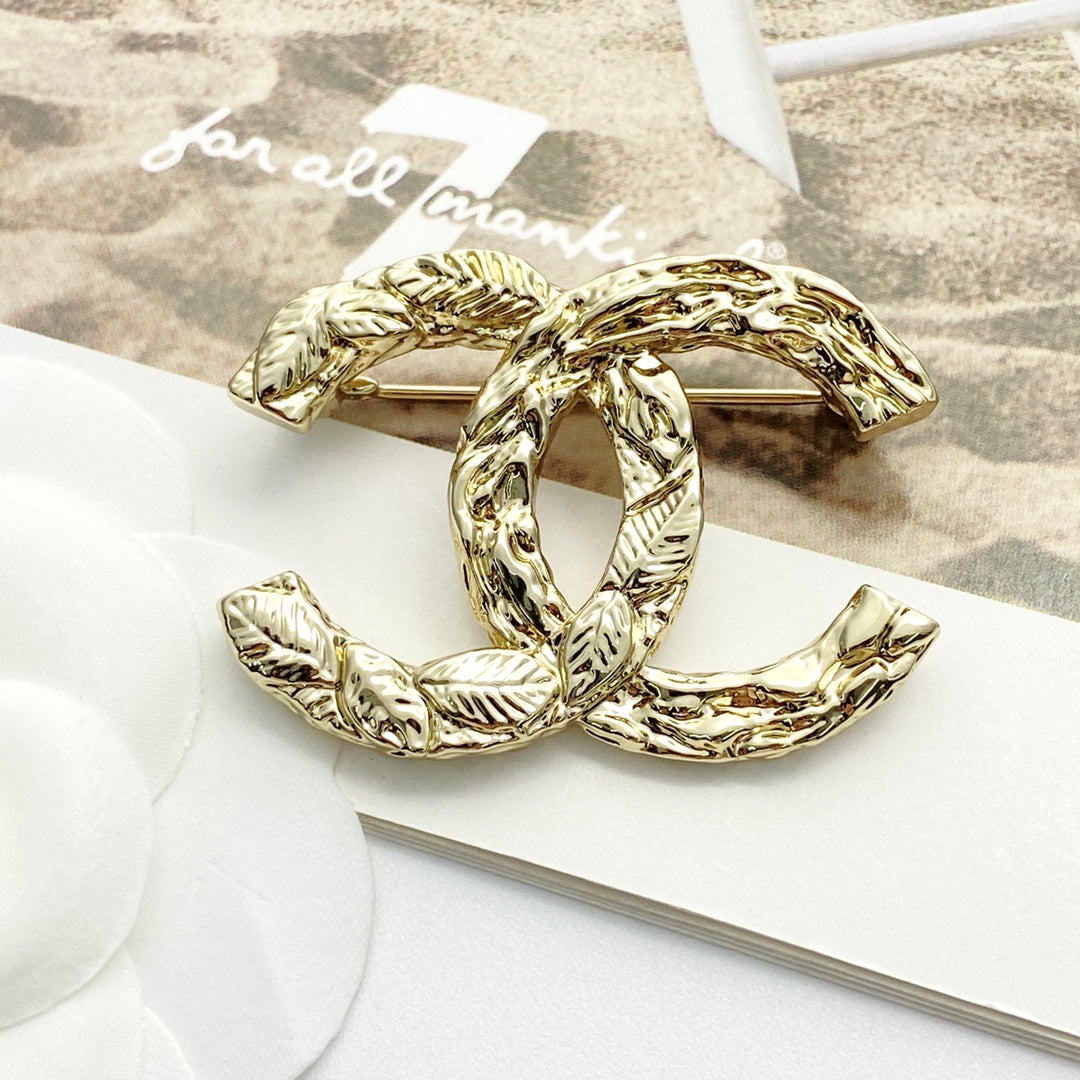 Double-C Emblem Brooch in Polished Metal-Tone – Design 064 side detail