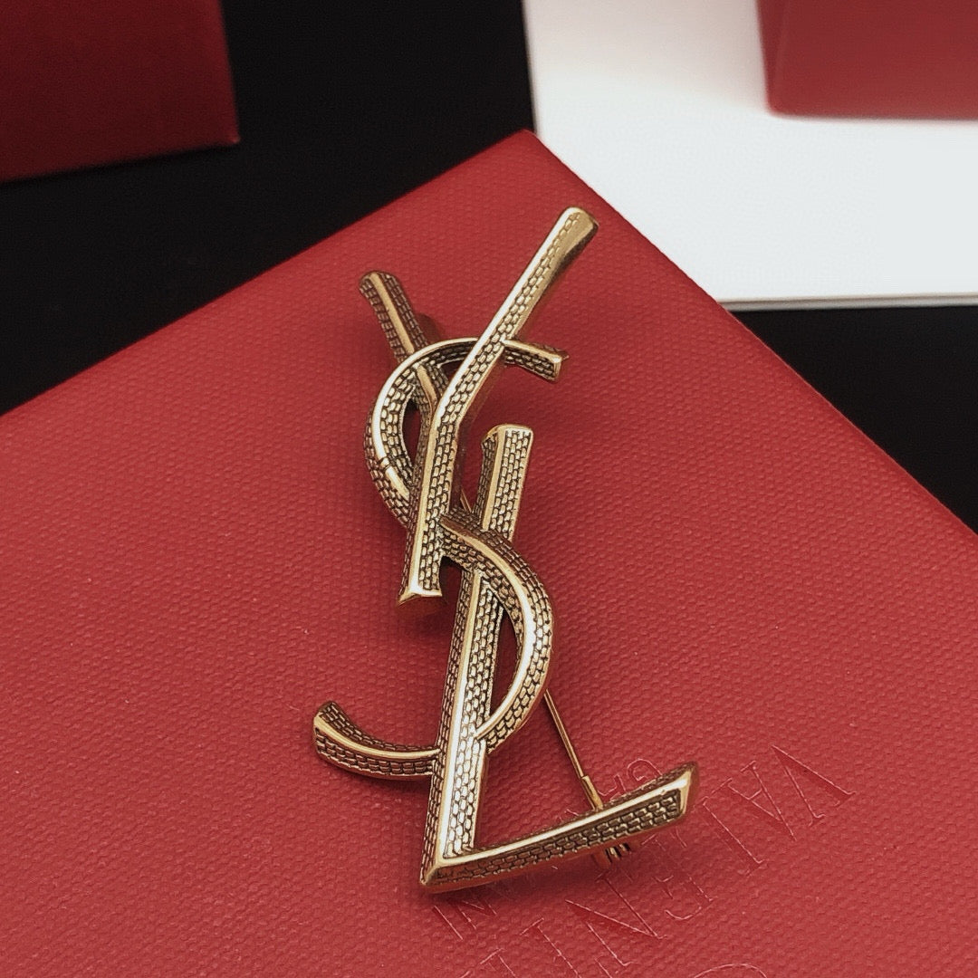 Snake-Scale Brooch in Gold-Tone side detail