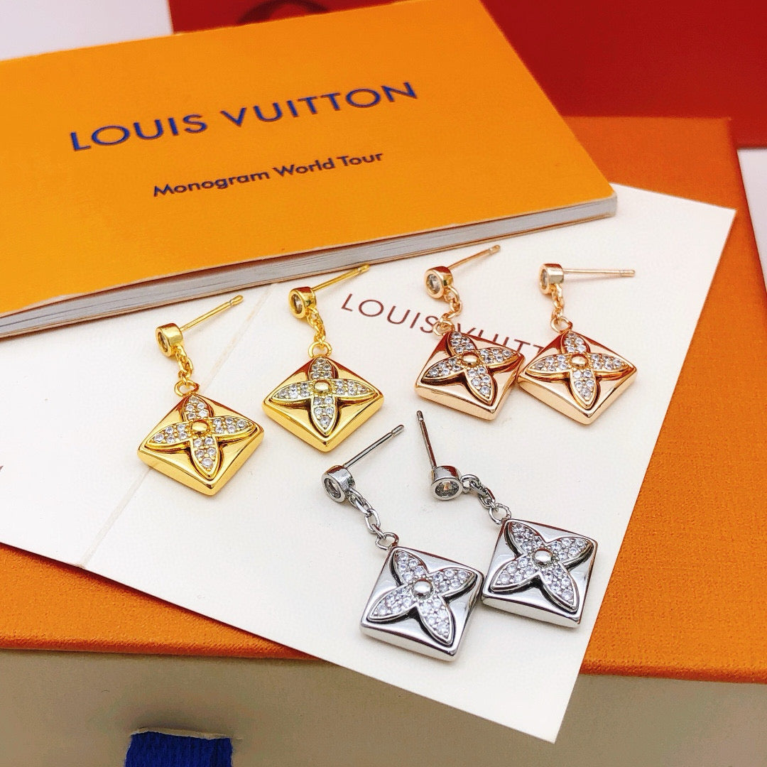 Geometric Emblem Stud Earrings in Silver-Tone – Silver Detail – Design 008 main product view