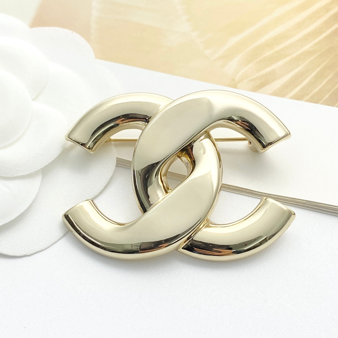 Double-C Emblem Brooch in Gold-Tone – Design 021 front product view