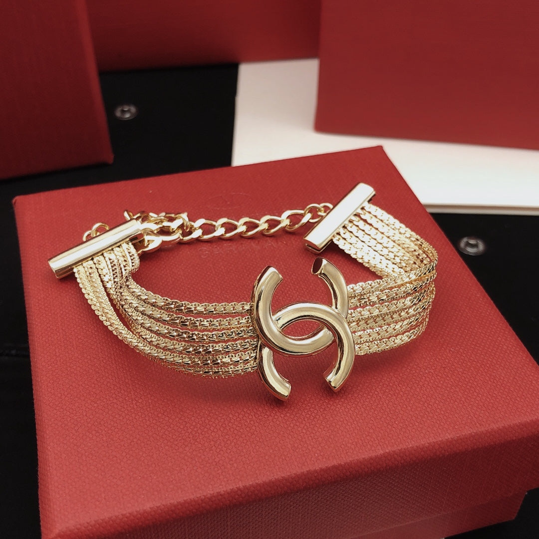 Signature Emblem Bracelet in Gold-Tone – Design 009 side detail