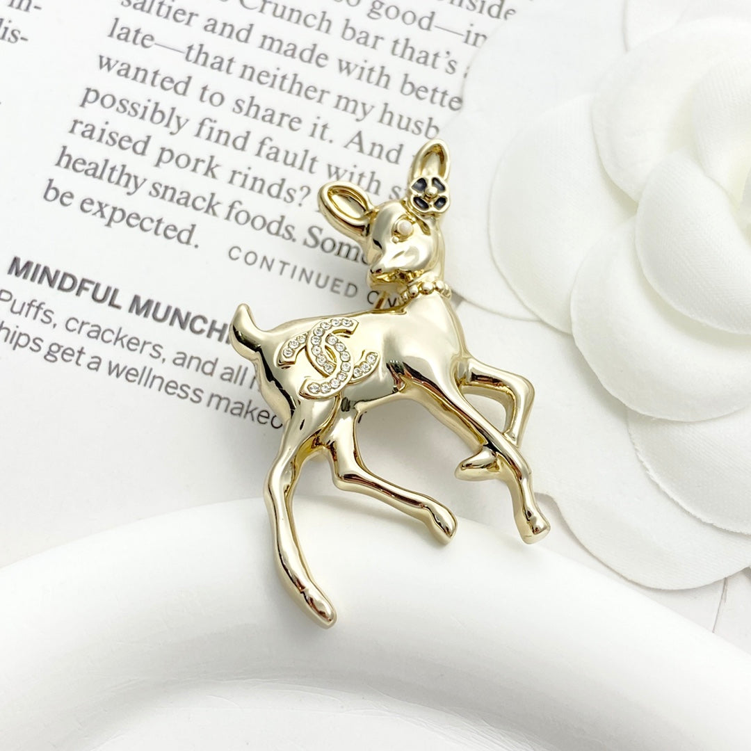 Camellia Brooch in Black-Tone side detail