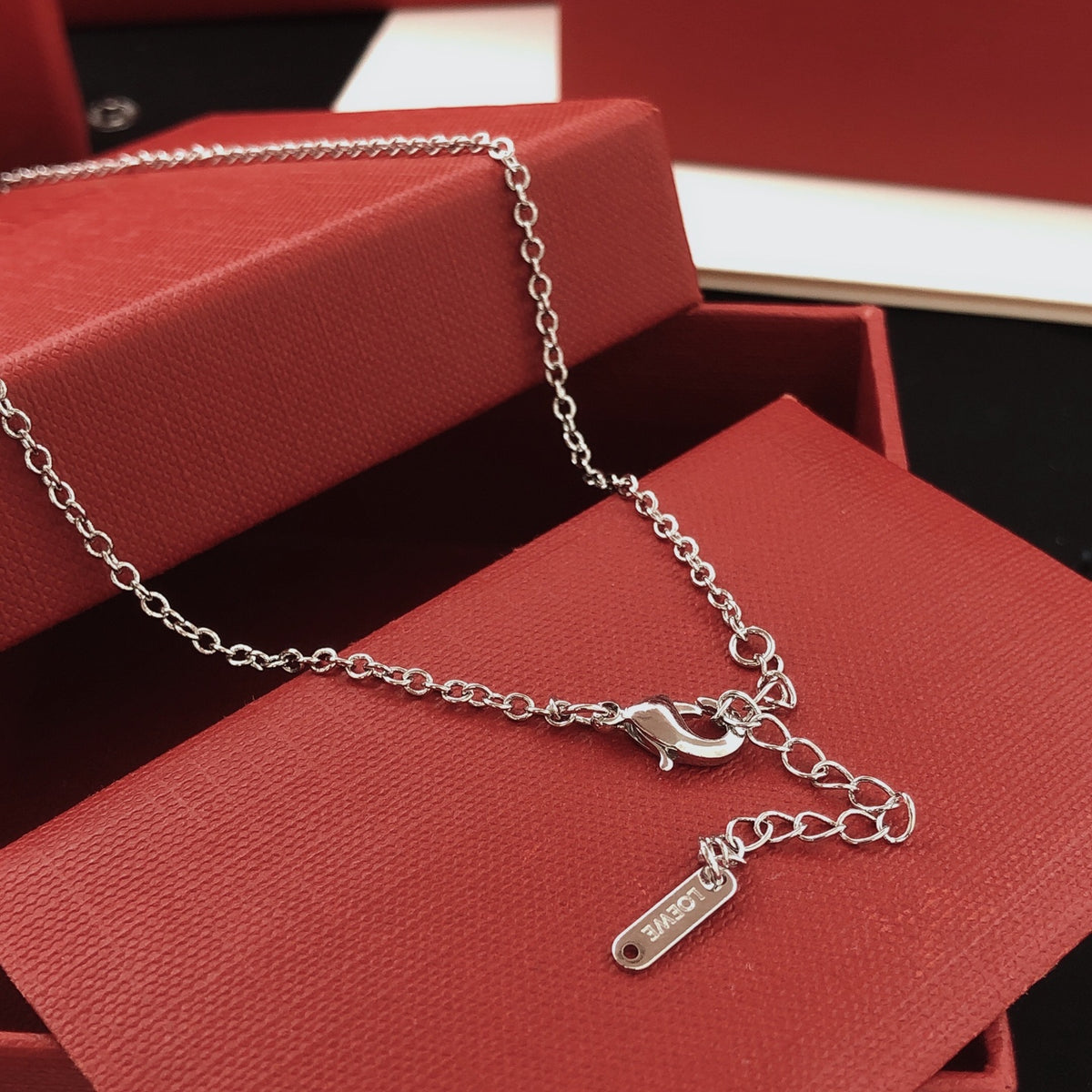 Sculptural Pendant Necklace in Polished Metal-Tone – Design 02 side detail