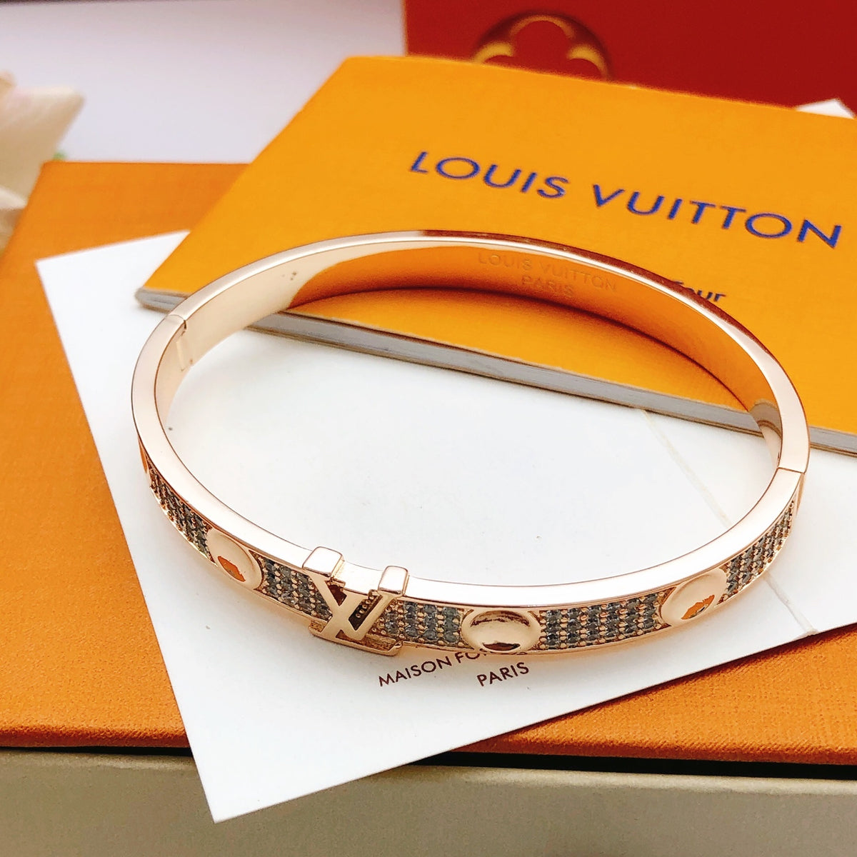 Geometric Emblem Bangle in Rose-Gold-Tone – Rose Gold Detail – Design 002 detail view