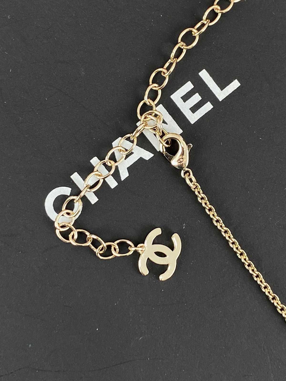 Pearl Pearl-Detail Pendant Necklace – Pearl Detail – Design 037 main product view